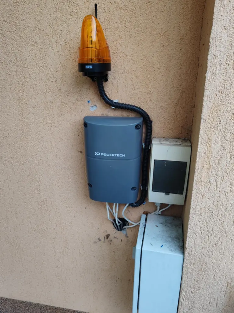 Kapunyitó automatika